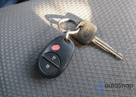 2015 Toyota Tacoma z USA, uszkodzony, nr VIN 5TFUX4EN9FX035211